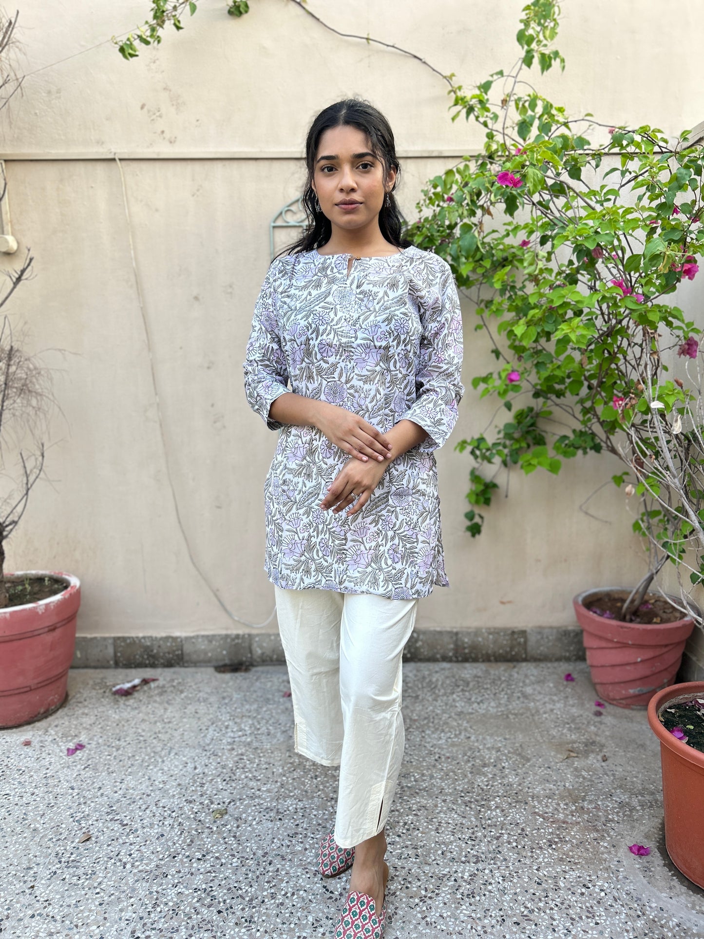 Gauhar kurti white - Goodhand