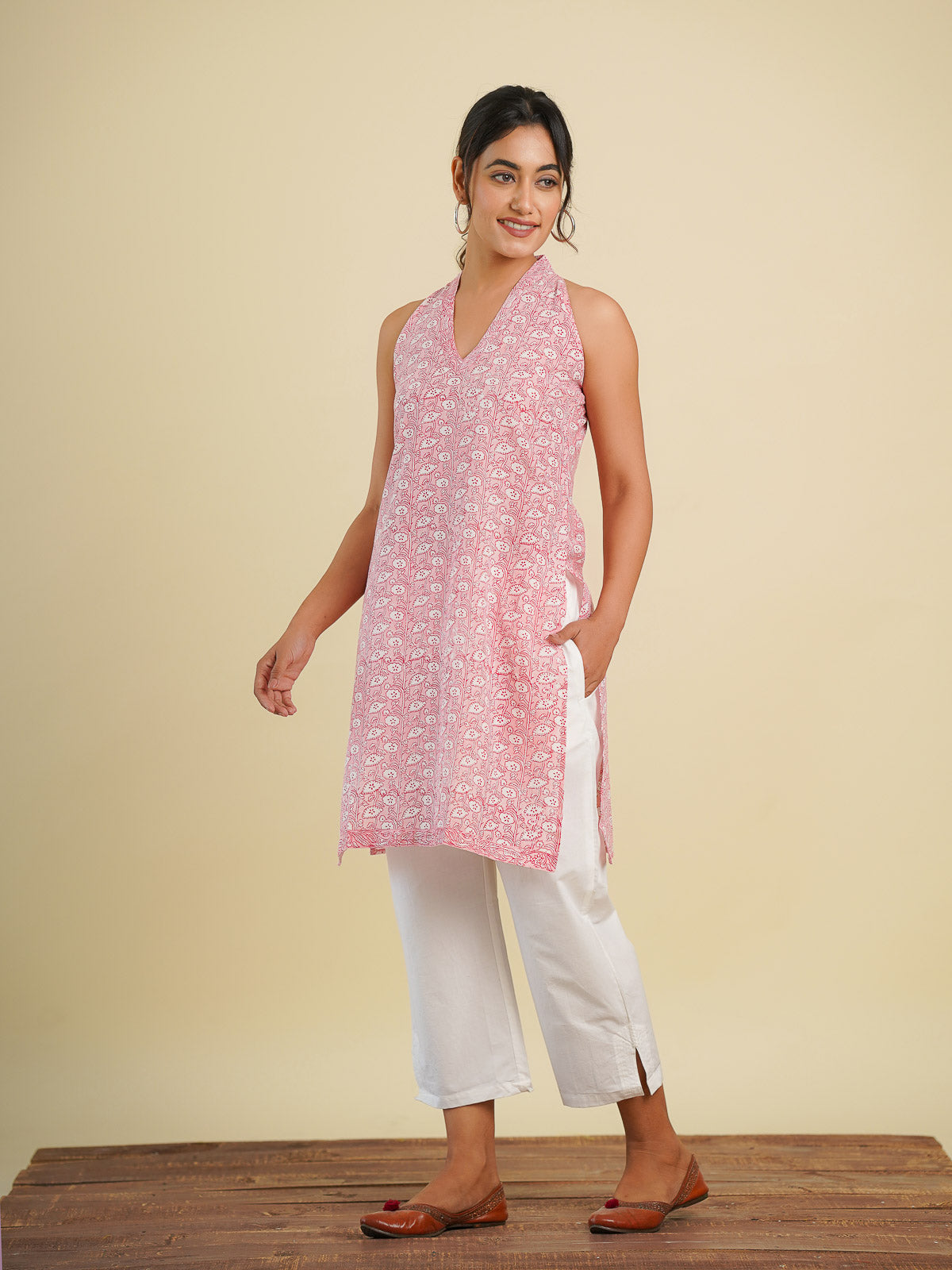 Naaz Halter Kurti Pink - Goodhand