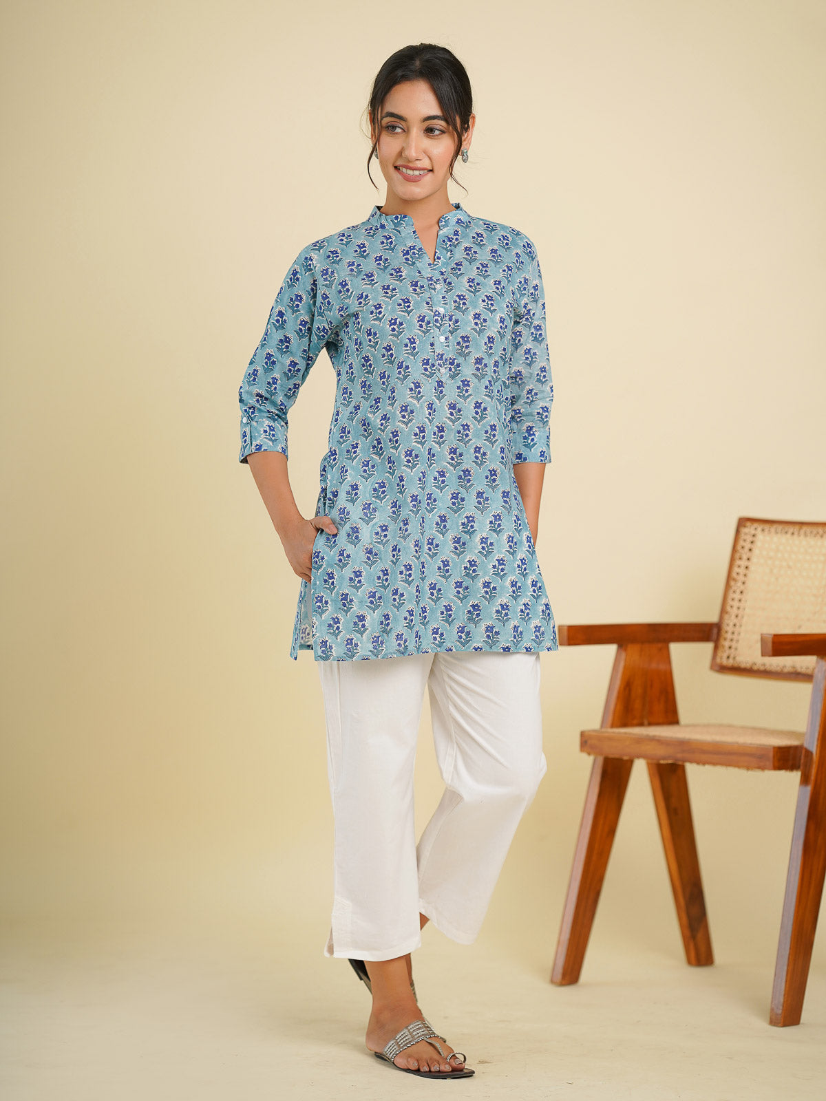 Short kurti Blue - Goodhand