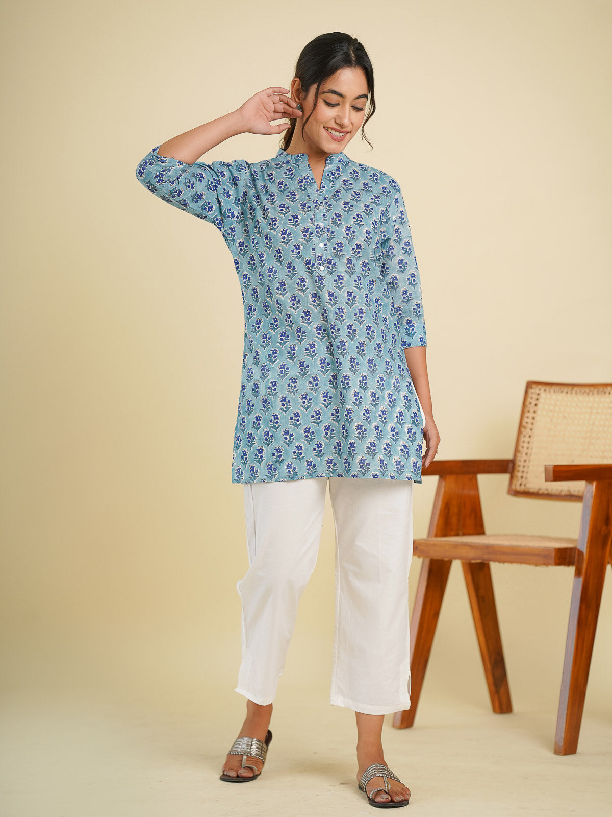 Short kurti Blue - Goodhand