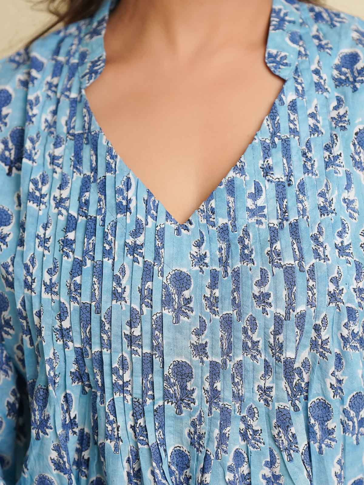 Gauhar Pintuck Top light blue - Goodhand